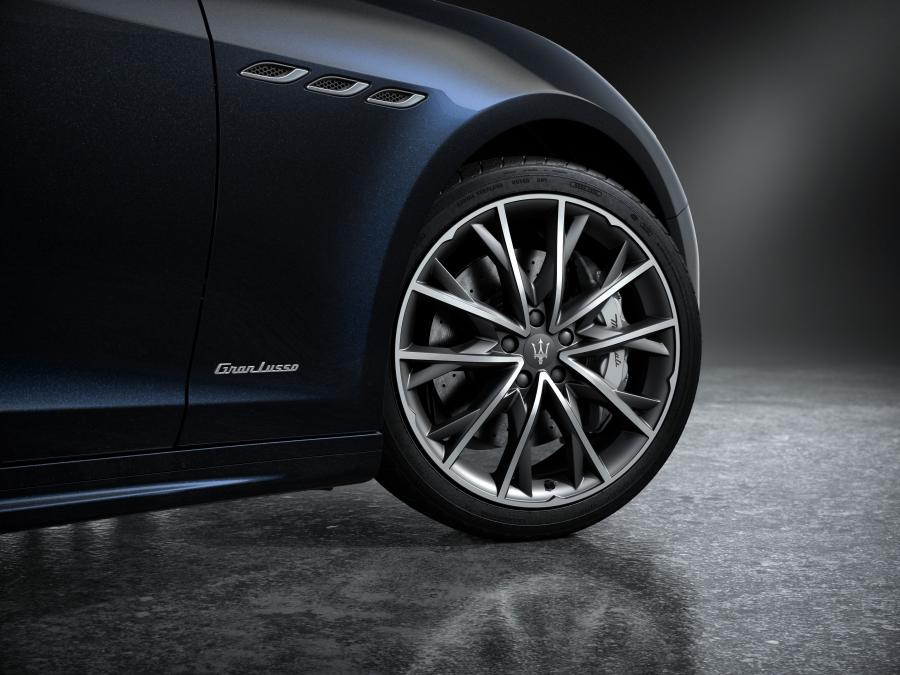 Детали экстерьера Maserati Ghibli GranLusso Edizione Nobile 2018 года  (NA) (фото 3 из 4)